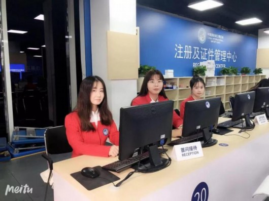 他們還是首次見滑環(huán)電機到凌晨的大學(xué)校園